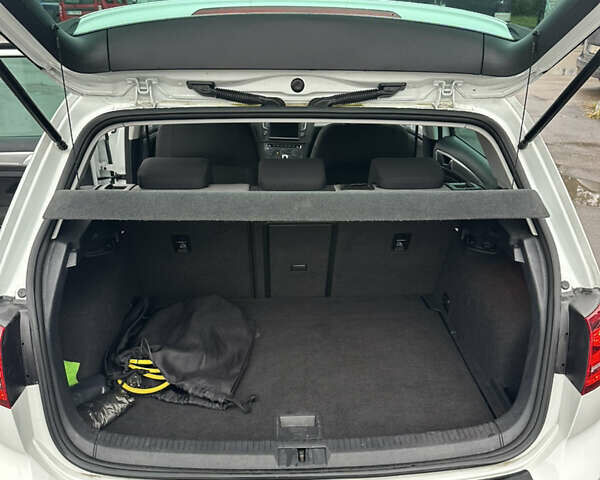 Білий Фольксваген e-Golf, об'ємом двигуна 0 л та пробігом 66 тис. км за 7500 $, фото 7 на Automoto.ua