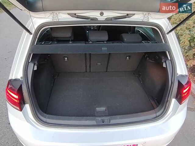 Белый Фольксваген e-Golf, объемом двигателя 0 л и пробегом 142 тыс. км за 12500 $, фото 15 на Automoto.ua