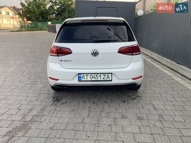 Белый Фольксваген e-Golf, объемом двигателя 0 л и пробегом 77 тыс. км за 13900 $, фото 1 на Automoto.ua