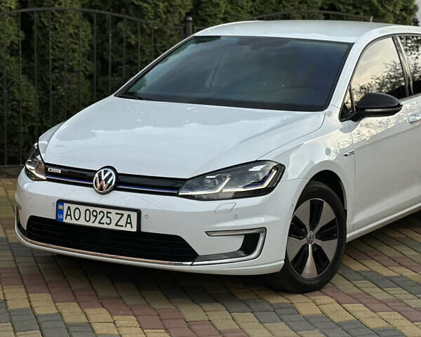 Білий Фольксваген e-Golf, об'ємом двигуна 0 л та пробігом 89 тис. км за 16999 $, фото 10 на Automoto.ua