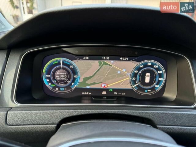 Белый Фольксваген e-Golf, объемом двигателя 0 л и пробегом 180 тыс. км за 13500 $, фото 6 на Automoto.ua