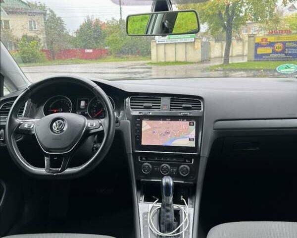 Белый Фольксваген e-Golf, объемом двигателя 0 л и пробегом 163 тыс. км за 11800 $, фото 10 на Automoto.ua
