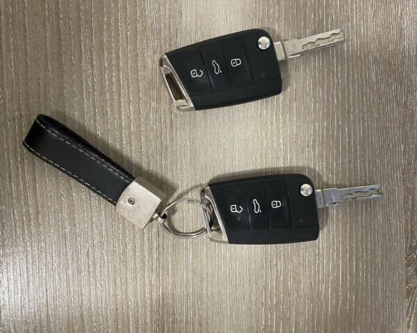 Білий Фольксваген e-Golf, об'ємом двигуна 0 л та пробігом 127 тис. км за 17000 $, фото 25 на Automoto.ua