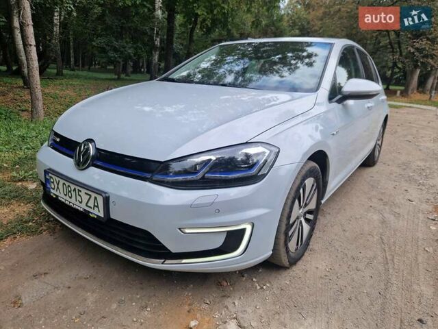 Белый Фольксваген e-Golf, объемом двигателя 0 л и пробегом 97 тыс. км за 12950 $, фото 23 на Automoto.ua