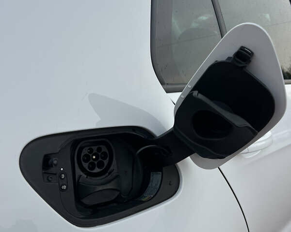 Білий Фольксваген e-Golf, об'ємом двигуна 0 л та пробігом 140 тис. км за 12500 $, фото 47 на Automoto.ua