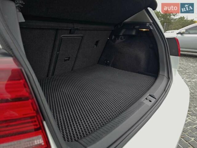 Белый Фольксваген e-Golf, объемом двигателя 0 л и пробегом 101 тыс. км за 12499 $, фото 23 на Automoto.ua