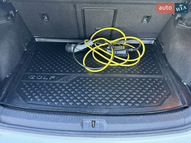 Білий Фольксваген e-Golf, об'ємом двигуна 0 л та пробігом 197 тис. км за 11999 $, фото 23 на Automoto.ua