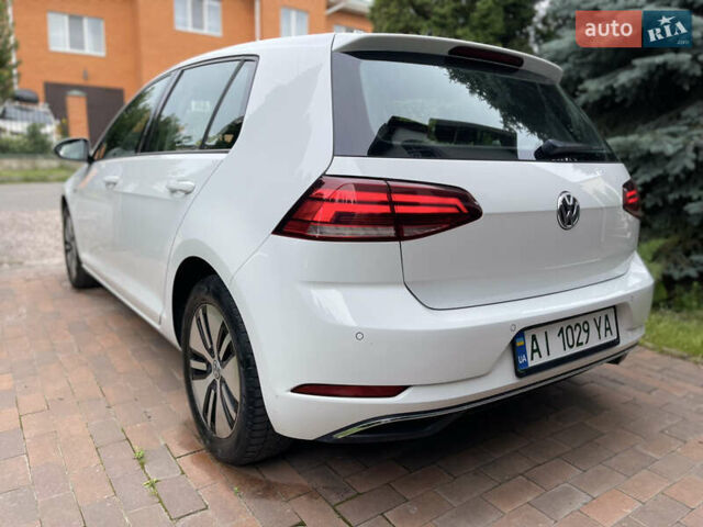 Белый Фольксваген e-Golf, объемом двигателя 0 л и пробегом 112 тыс. км за 13500 $, фото 18 на Automoto.ua