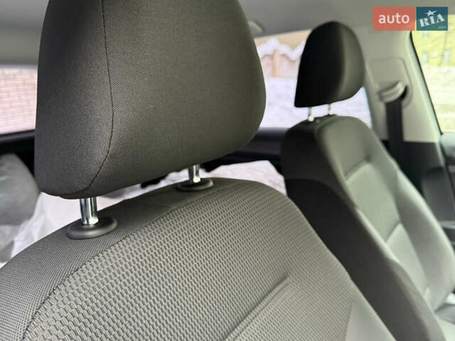 Белый Фольксваген e-Golf, объемом двигателя 0 л и пробегом 84 тыс. км за 11999 $, фото 33 на Automoto.ua