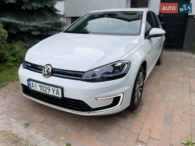 Белый Фольксваген e-Golf, объемом двигателя 0 л и пробегом 112 тыс. км за 13500 $, фото 17 на Automoto.ua