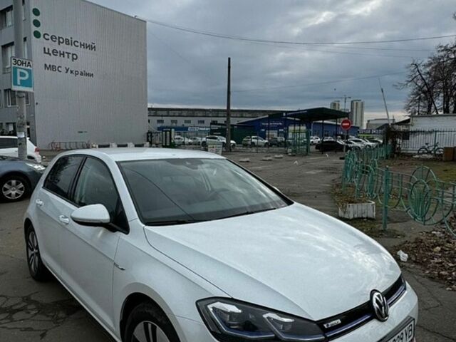 Белый Фольксваген e-Golf, объемом двигателя 0 л и пробегом 100 тыс. км за 14000 $, фото 3 на Automoto.ua