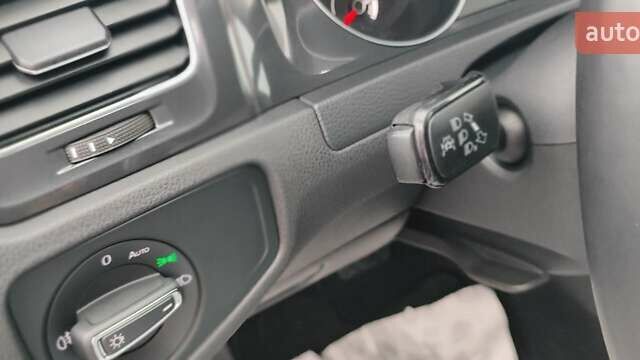 Белый Фольксваген e-Golf, объемом двигателя 0 л и пробегом 89 тыс. км за 12999 $, фото 11 на Automoto.ua