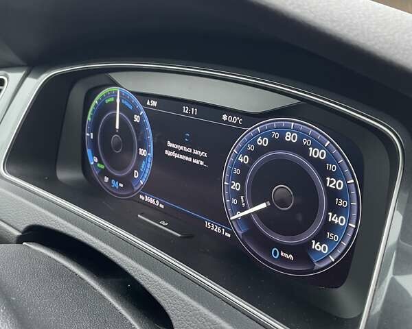 Білий Фольксваген e-Golf, об'ємом двигуна 0 л та пробігом 154 тис. км за 13200 $, фото 32 на Automoto.ua