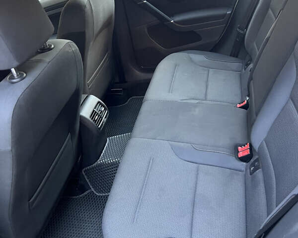 Белый Фольксваген e-Golf, объемом двигателя 0 л и пробегом 55 тыс. км за 12399 $, фото 13 на Automoto.ua