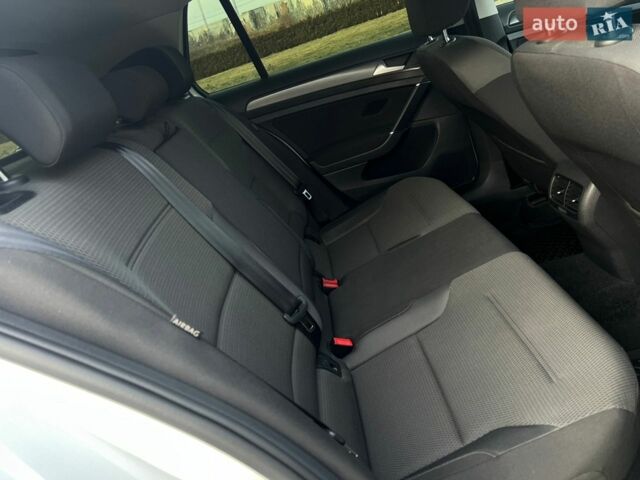 Білий Фольксваген e-Golf, об'ємом двигуна 0 л та пробігом 79 тис. км за 15200 $, фото 38 на Automoto.ua