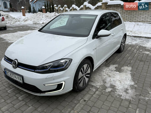 Белый Фольксваген e-Golf, объемом двигателя 0 л и пробегом 84 тыс. км за 11999 $, фото 7 на Automoto.ua