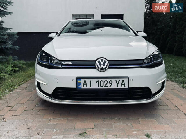 Белый Фольксваген e-Golf, объемом двигателя 0 л и пробегом 112 тыс. км за 13500 $, фото 1 на Automoto.ua