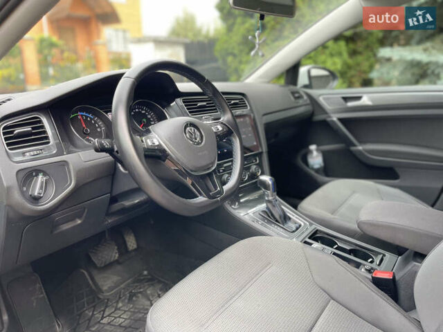 Белый Фольксваген e-Golf, объемом двигателя 0 л и пробегом 112 тыс. км за 13500 $, фото 22 на Automoto.ua