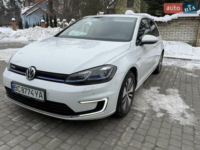 Белый Фольксваген e-Golf, объемом двигателя 0 л и пробегом 84 тыс. км за 11999 $, фото 1 на Automoto.ua