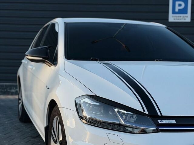 Белый Фольксваген e-Golf, объемом двигателя 0 л и пробегом 132 тыс. км за 12300 $, фото 6 на Automoto.ua
