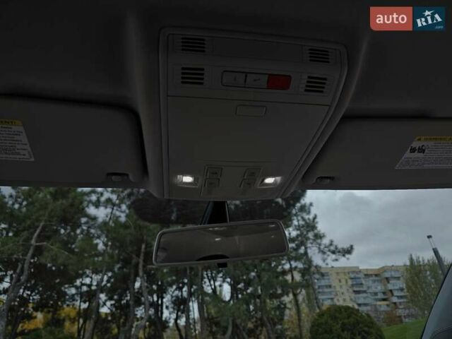 Белый Фольксваген e-Golf, объемом двигателя 0 л и пробегом 101 тыс. км за 12499 $, фото 11 на Automoto.ua