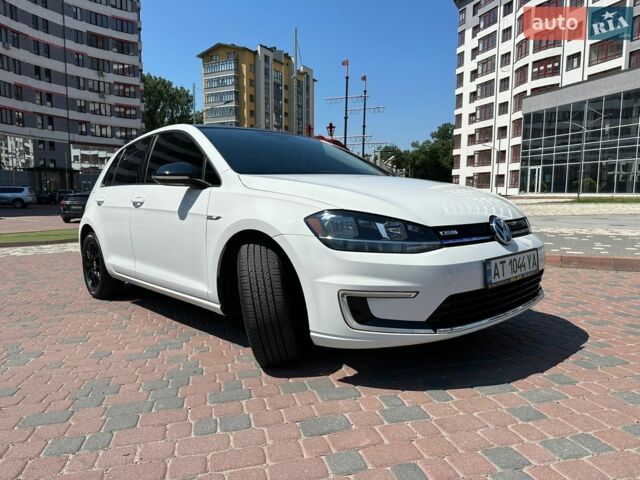 Белый Фольксваген e-Golf, объемом двигателя 0 л и пробегом 50 тыс. км за 11500 $, фото 27 на Automoto.ua
