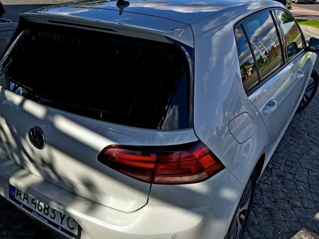 Белый Фольксваген e-Golf, объемом двигателя 0 л и пробегом 155 тыс. км за 12200 $, фото 3 на Automoto.ua