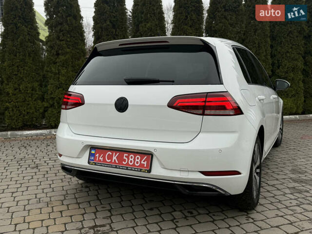 Белый Фольксваген e-Golf, объемом двигателя 0 л и пробегом 97 тыс. км за 11555 $, фото 20 на Automoto.ua