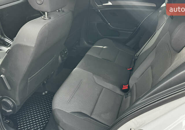 Белый Фольксваген e-Golf, объемом двигателя 0 л и пробегом 78 тыс. км за 14000 $, фото 15 на Automoto.ua