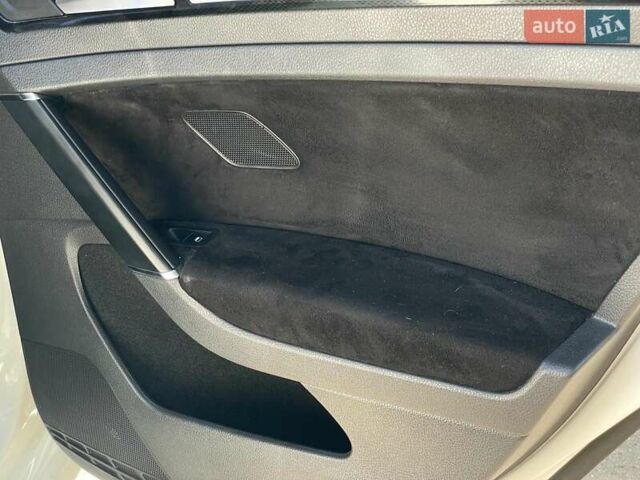 Білий Фольксваген e-Golf, об'ємом двигуна 0 л та пробігом 110 тис. км за 13530 $, фото 20 на Automoto.ua