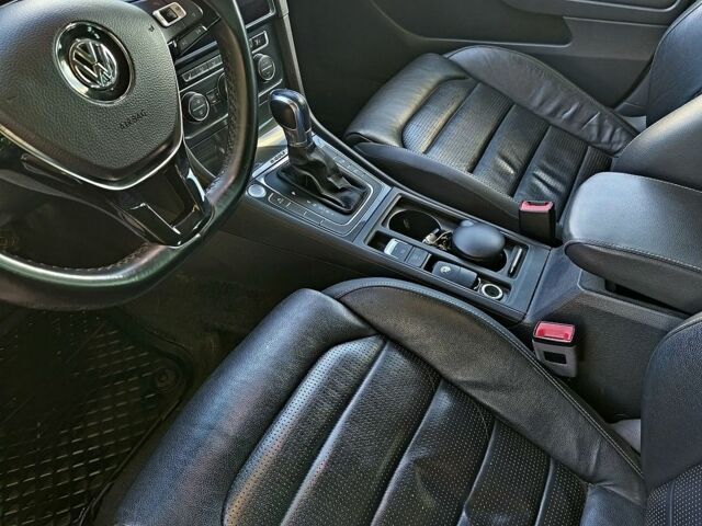 Белый Фольксваген e-Golf, объемом двигателя 0 л и пробегом 155 тыс. км за 12200 $, фото 11 на Automoto.ua
