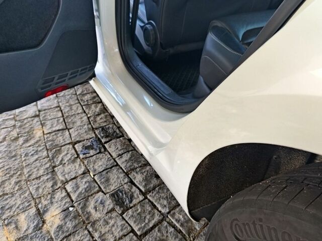 Белый Фольксваген e-Golf, объемом двигателя 0 л и пробегом 155 тыс. км за 12200 $, фото 15 на Automoto.ua