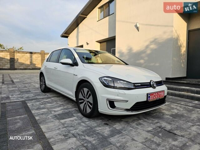 Белый Фольксваген e-Golf, объемом двигателя 0 л и пробегом 65 тыс. км за 14000 $, фото 1 на Automoto.ua