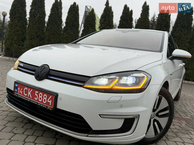 Белый Фольксваген e-Golf, объемом двигателя 0 л и пробегом 97 тыс. км за 11555 $, фото 2 на Automoto.ua