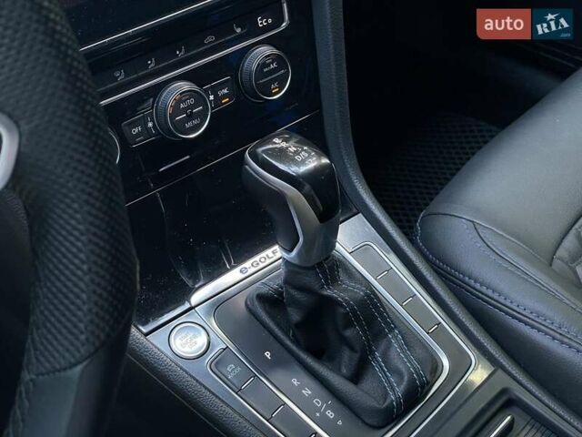 Білий Фольксваген e-Golf, об'ємом двигуна 0 л та пробігом 110 тис. км за 13530 $, фото 30 на Automoto.ua