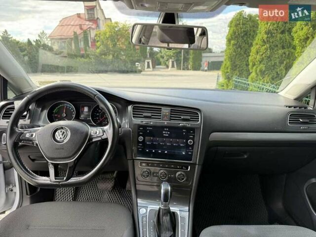 Білий Фольксваген e-Golf, об'ємом двигуна 0 л та пробігом 167 тис. км за 11800 $, фото 12 на Automoto.ua