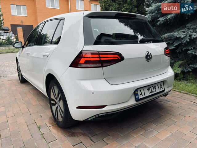 Белый Фольксваген e-Golf, объемом двигателя 0 л и пробегом 112 тыс. км за 13500 $, фото 4 на Automoto.ua