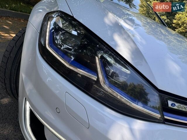 Белый Фольксваген e-Golf, объемом двигателя 0 л и пробегом 139 тыс. км за 12750 $, фото 9 на Automoto.ua