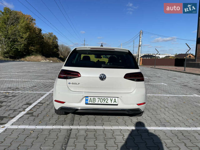 Белый Фольксваген e-Golf, объемом двигателя 0 л и пробегом 89 тыс. км за 14700 $, фото 17 на Automoto.ua