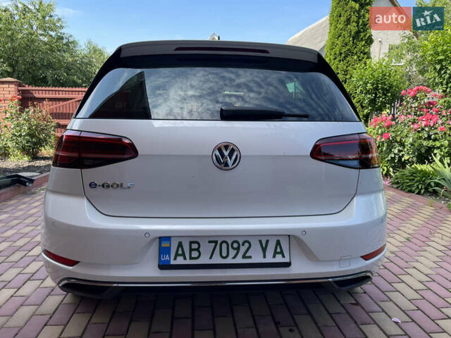 Белый Фольксваген e-Golf, объемом двигателя 0 л и пробегом 90 тыс. км за 14699 $, фото 9 на Automoto.ua