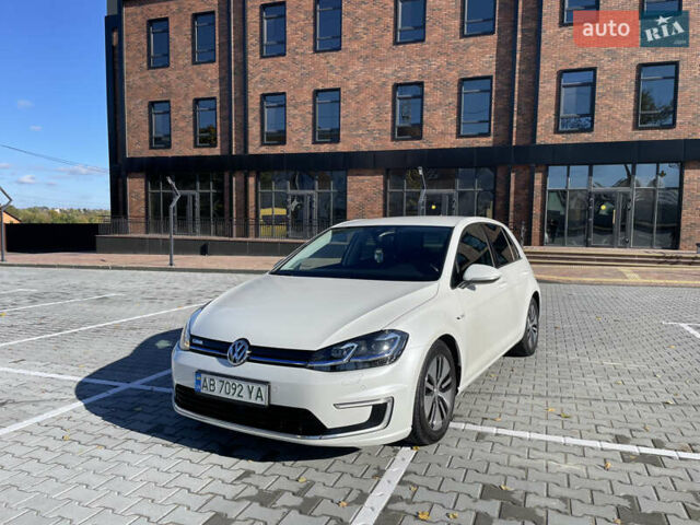 Белый Фольксваген e-Golf, объемом двигателя 0 л и пробегом 89 тыс. км за 14700 $, фото 10 на Automoto.ua