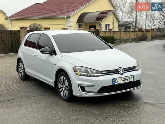 Белый Фольксваген e-Golf, объемом двигателя 0 л и пробегом 142 тыс. км за 12500 $, фото 1 на Automoto.ua