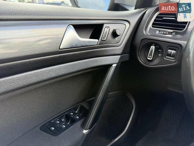 Білий Фольксваген e-Golf, об'ємом двигуна 0 л та пробігом 167 тис. км за 11800 $, фото 17 на Automoto.ua