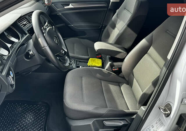 Белый Фольксваген e-Golf, объемом двигателя 0 л и пробегом 78 тыс. км за 14000 $, фото 8 на Automoto.ua