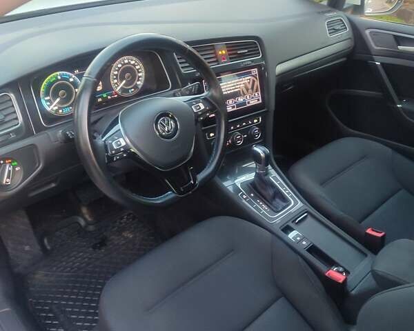 Белый Фольксваген e-Golf, объемом двигателя 0 л и пробегом 142 тыс. км за 12950 $, фото 6 на Automoto.ua