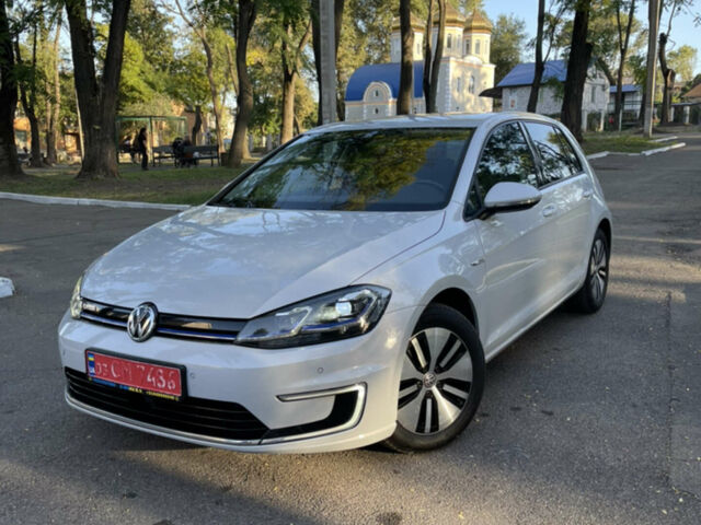 Білий Фольксваген e-Golf, об'ємом двигуна 0 л та пробігом 229 тис. км за 14999 $, фото 4 на Automoto.ua