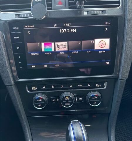 Білий Фольксваген e-Golf, об'ємом двигуна 0 л та пробігом 129 тис. км за 14500 $, фото 17 на Automoto.ua