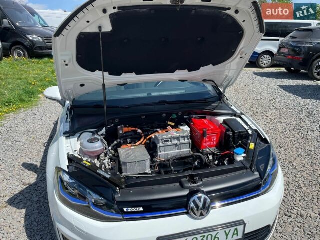 Білий Фольксваген e-Golf, об'ємом двигуна 0 л та пробігом 135 тис. км за 14690 $, фото 32 на Automoto.ua