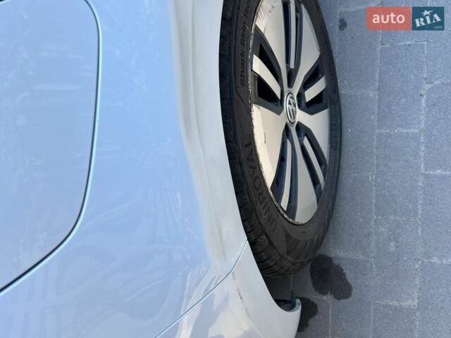 Білий Фольксваген e-Golf, об'ємом двигуна 0 л та пробігом 99 тис. км за 14500 $, фото 14 на Automoto.ua