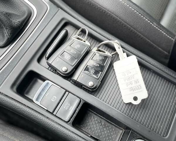 Білий Фольксваген e-Golf, об'ємом двигуна 0 л та пробігом 154 тис. км за 13200 $, фото 24 на Automoto.ua